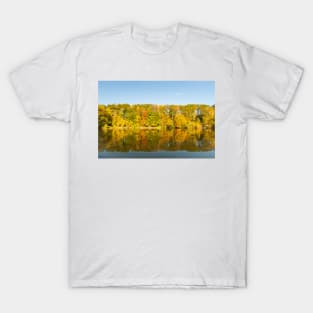 View across beautiful Connecticat River lined by autumn foliage T-Shirt